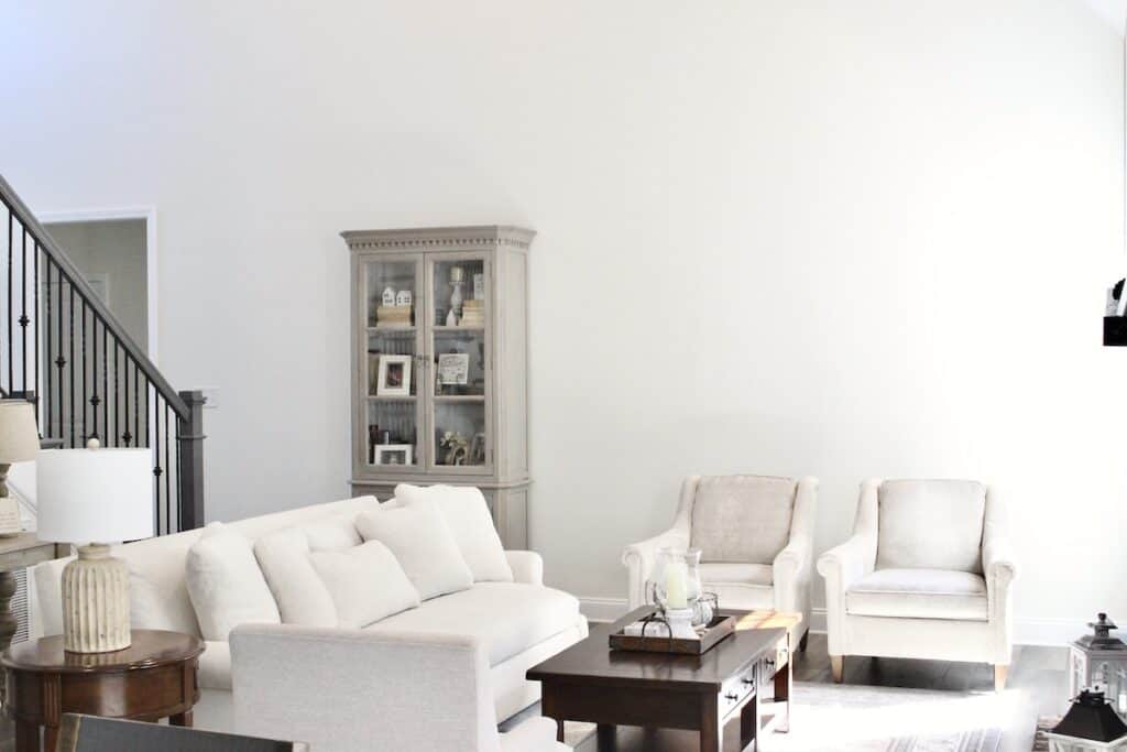 How to Decorate a Large Wall in Living Room - Transform Your Space with Style and Flair